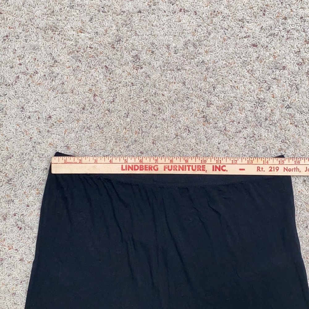 Women’s size14 Nextmia stretchy capris w/lace. - Picture 3 of 8